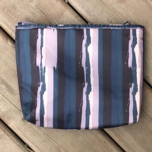 Lug insulated zip up pouch lunch bag NWOT